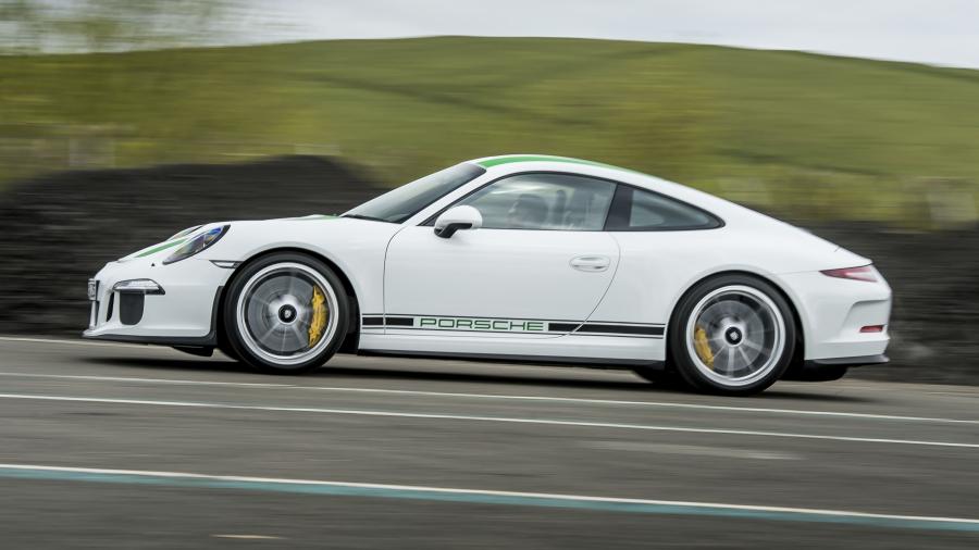 Porsche 911 R (991) 2016 года  (UK) (фото 21 из 29)